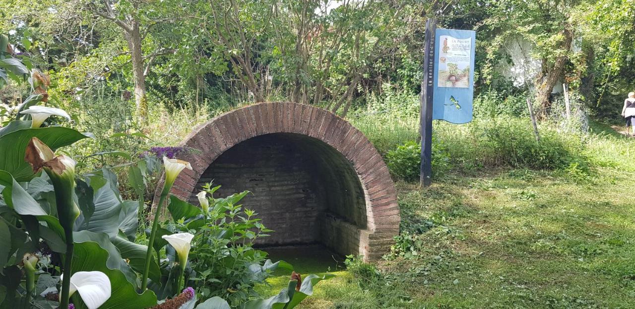 La Tour-du-CrieuLa Parenthese Du Crieu-Valfred住宿加早餐旅馆 外观 照片